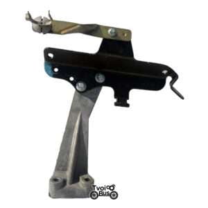 Кронштейн двигуна лівий на Mercedes Sprinter 2000-2006 2.2 / 2.7 cdi (ОМ 611, 612) А6110980829